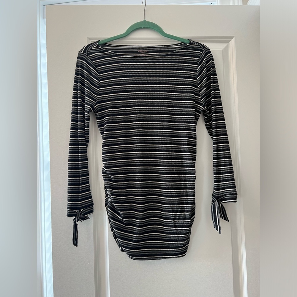 Tie sleeve Maternity top size small